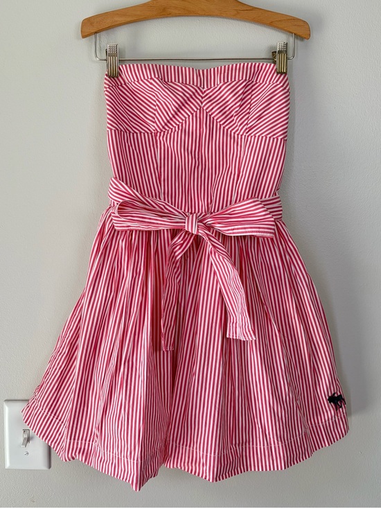 Abercrombie & Fitch Dresses & Skirts - Abercrombie & Fitch Y2K Red and White Striped Strapless Whitney Dress